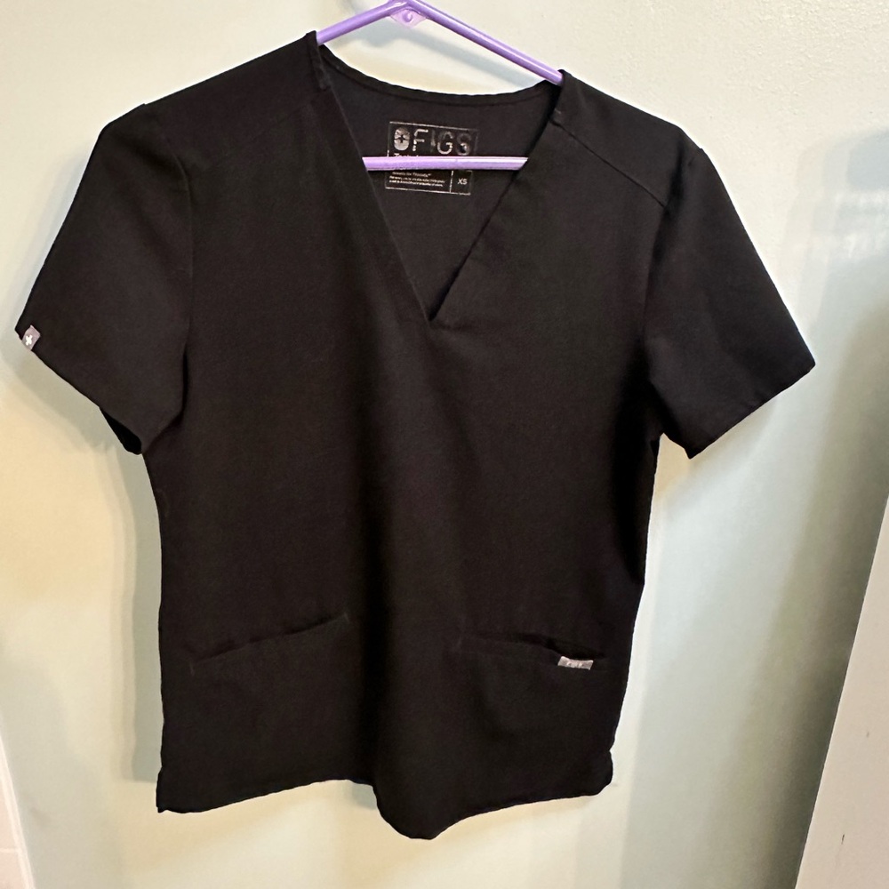 Figs scrub top